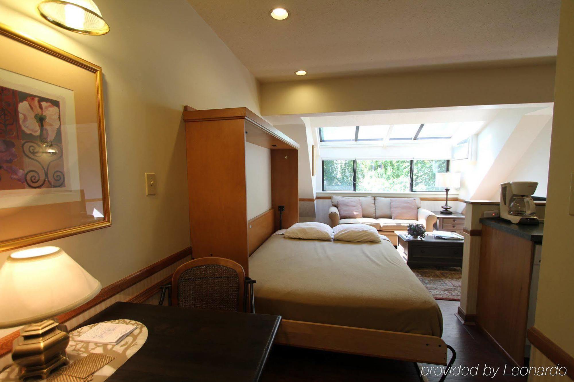 Clock Tower Resort Whistler Extérieur photo