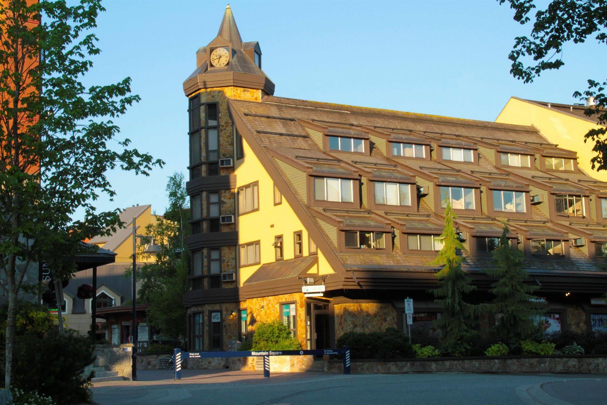 Clock Tower Resort Whistler Extérieur photo