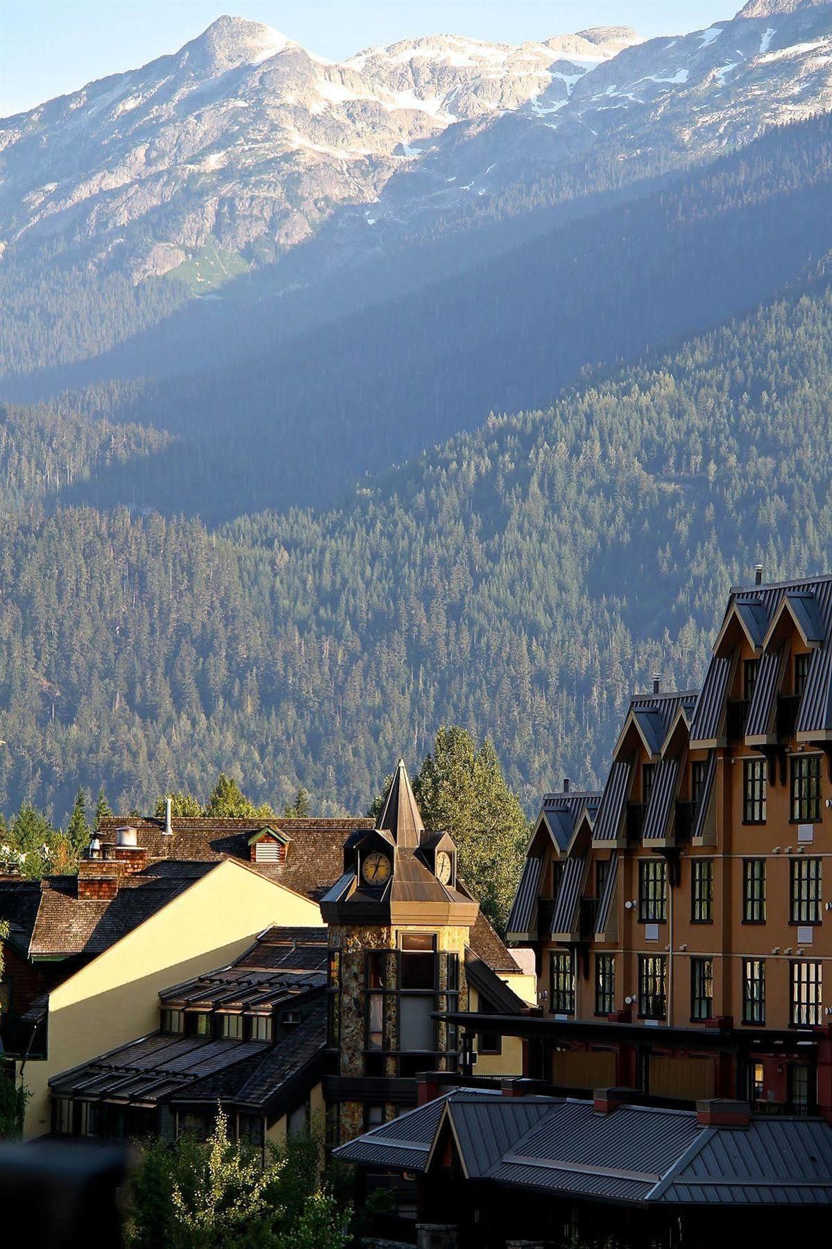 Clock Tower Resort Whistler Extérieur photo