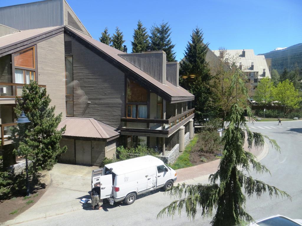 Clock Tower Resort Whistler Extérieur photo