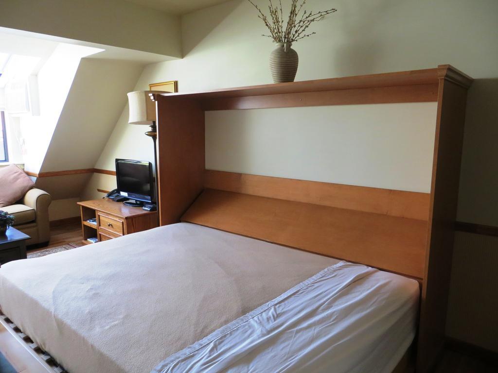 Clock Tower Resort Whistler Extérieur photo